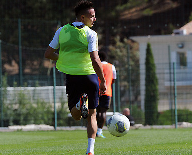 433OM's tweet photo. Erg blij met transfer #Thauvin. Klasse speler met potentie. Voor €15M uiteindelijk overgenomen van #Lille. #433NL #OM http://t.co/WBQtwSrUkz