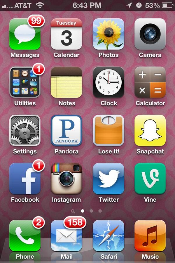 kikicucci's tweet image. I got 99 problems, and this group chat is all of them. #toomanynotifications