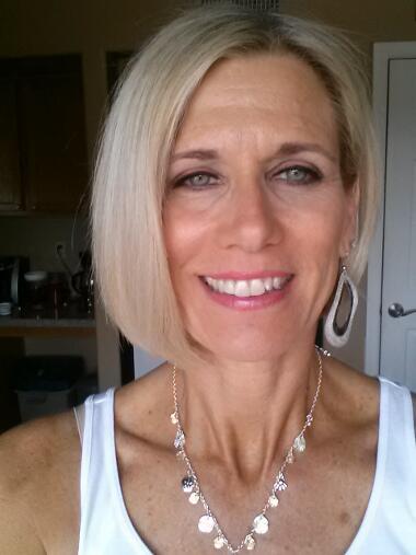 TinaStarr6's tweet photo. @KellyRipa We have the same haircut!  I will be coming to NY soon to see the show! http://t.co/fKk4OdBiTX