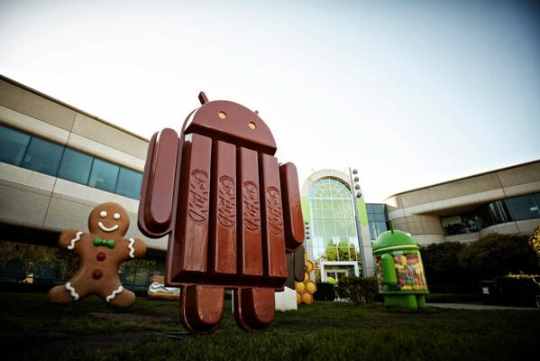 AppNewsbyLaura's tweet photo. #appdevnews Gimme a break: Next #Android called '@KITKAT' as in the @Nestle #chocolate wafers http://t.co/6vKG8HeeW9 http://t.co/I4yW5SKpeu