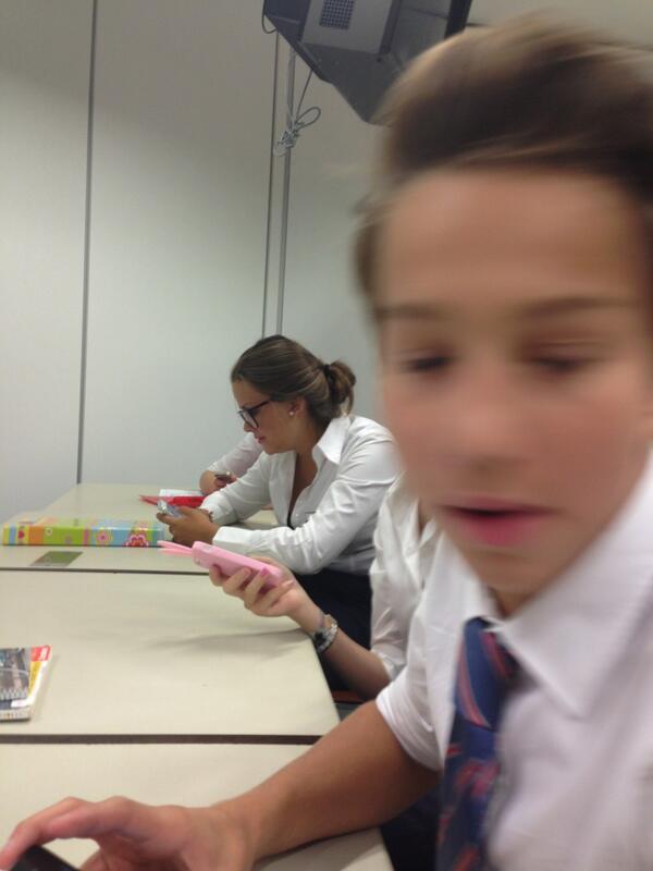 NikiUrban's tweet photo. Second Twitter Day #YOLO #hipsterbooty #SWAG #EnglishFreeIndia @ur_teacher #2c 😄👍👍 http://t.co/HEiDlcc1Qk