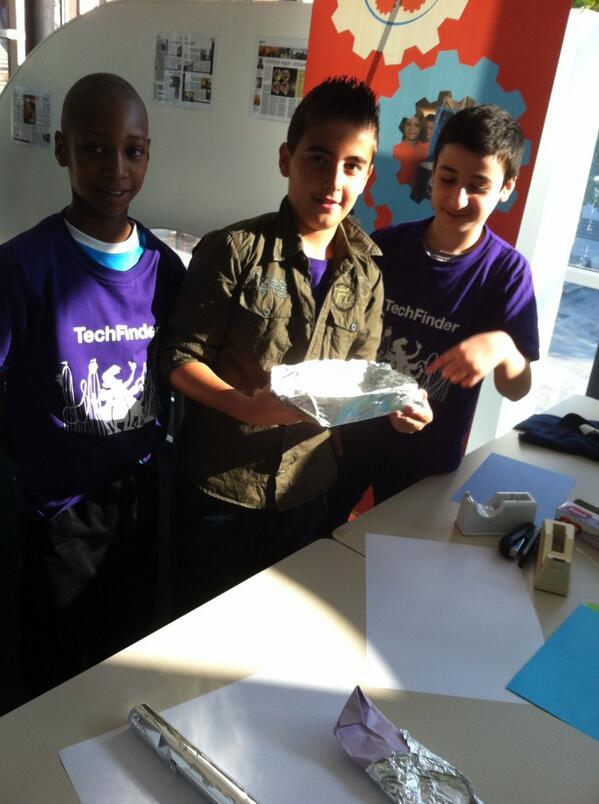 sCoolscience's tweet image. Tijdens Science in the city demonstreerde @TechToernooi een activiteiten die terug te vinden is in #TechFinder