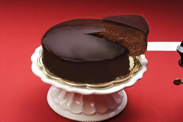 white0c_c's tweet photo. ザッハトルテ♪
食べたい人はRT♡♡
  https://t.co/rt0ZnzaGHW