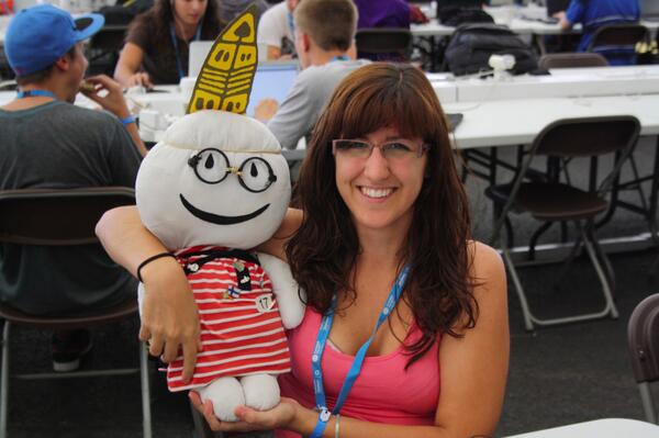 También <a href="/stabri/">Stabri el muñeco 2.0</a> y su nueva fan, <a href="/neusap89/">Neus</a> están haciendo el indio con nosotros, ¡gracias! #cpeurope <a href="/campuspartyeu/">Campus Party Europe</a>