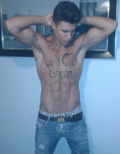 Kikoo_myh's tweet photo. @kikoookiko Muero con esta foto *-* Diooooooooooooooooos, esperameeeee, allá voy! http://t.co/fy5xJowjPK
