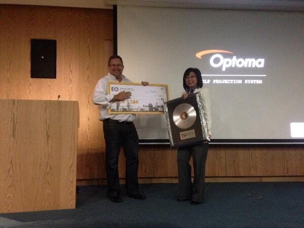 EO JHB outgoing President, <a href="/MatthewJankelow/">Matthew Jankelow</a>, receiving the chapter's Rockstar Award.