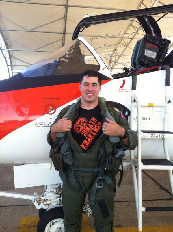 Shallow_Hal's tweet photo. @scottsigler Representing the Krackens after my last flight at VT-9. GOOOO KRRACKENS!! http://t.co/2PamIoCXG6