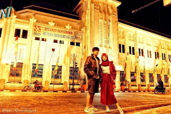 Malam di #yogyakarta #malioboro <a href="/YogyakartaCity/">YOGYAKARTA CITY</a>  Foto by <a href="/RRPhotograph/">IG: rrphotograph_tsm</a>