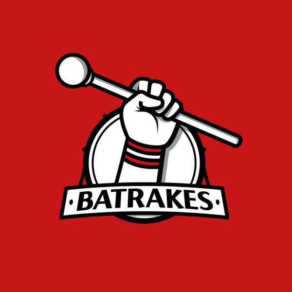 batrakes's tweet photo. Ja tenim nova imatge dels Batrakes! Aviat ens reconeixereu pel carrer alçant el puny, tocant amb molta alegria! http://t.co/uQfgNEKNXw