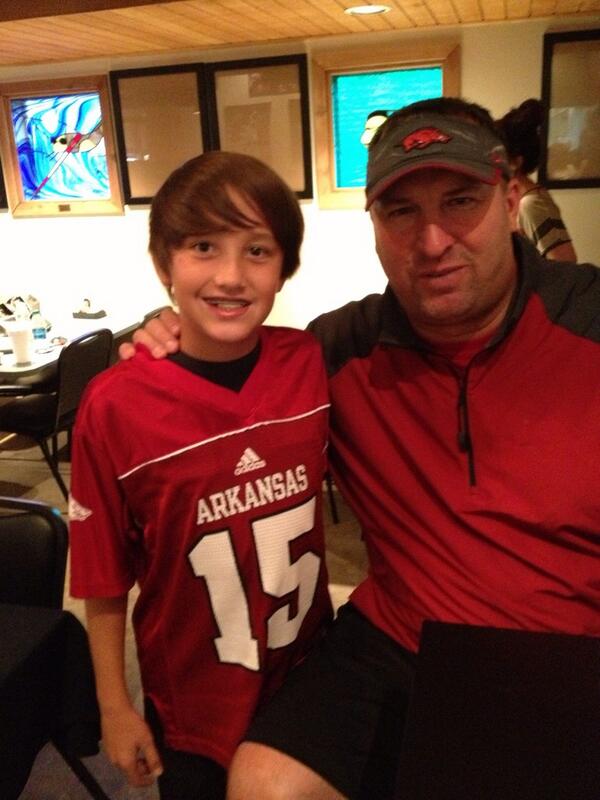 thutchinson51's tweet photo. At Coach Bielema's radio show at the Catfish Hole with @LukeHutch20 http://t.co/dCQf5W9VM0