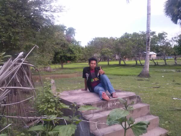 ThanCj's tweet photo. តើទេសភាពនេះស្អាតទេ http://t.co/RIrI0x4cA5