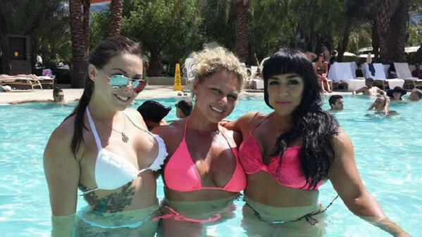 WattJenn's tweet image. #vegas #love #funinthesun #memories