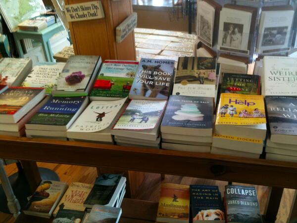 LyndaRutledge's tweet photo. Got this snapshot via Martha's Vineyard vacationer--a gift shop w/1 table of books: FBDLGSale's in good company, eh? http://t.co/Ftw2aMiWBO
