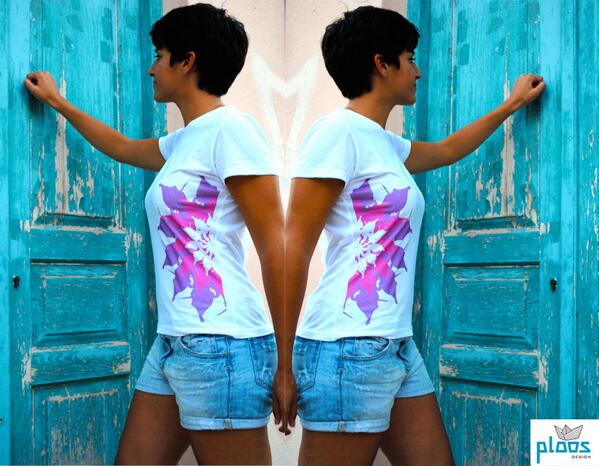 PloosDesign's tweet photo. T-shirt for women | #Flower | Modern design inspired by the figure of the #greek Evzon. #PloosDesign http://t.co/8BnYvRNNYl