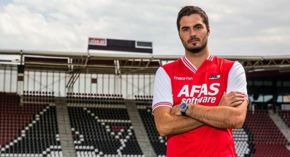 azofniet's tweet photo. #Heracles huurt Avdic van #AZ http://t.co/mBu23eR8x7 http://t.co/gXW74nUH1W