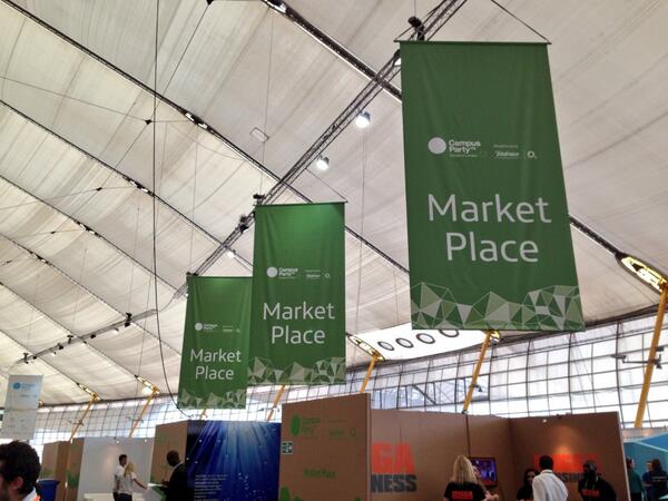 RavensbourneUK's tweet image. Day 3 at @campuspartyeu! We&apos;re still at #maketheweb building upstairs! Don&apos;t miss us! #CPeurope