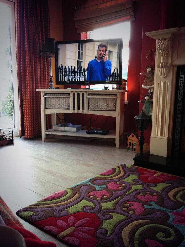 MccAimee's tweet photo. Old school Made in Chelsea in the morning! #MIC http://t.co/PRpvC8argm