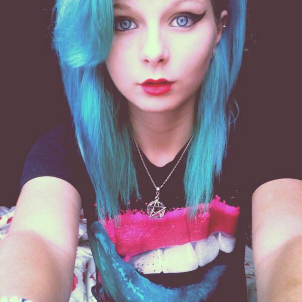 Selfie in my falling in reverse shirtt