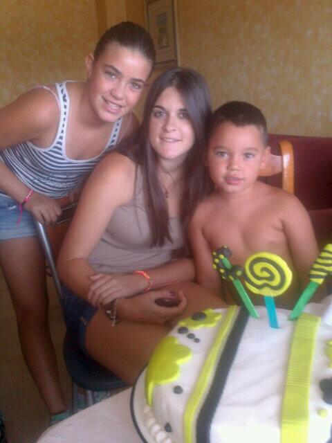 PaulaCarrera5's tweet photo. Mis peques :) http://t.co/O0kEFdJIml