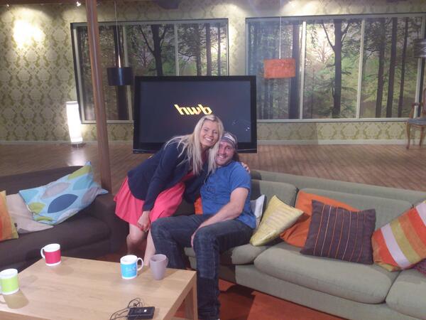 ryan_quick's tweet image. Yn cael hwyl ar y set Hwb. :-)