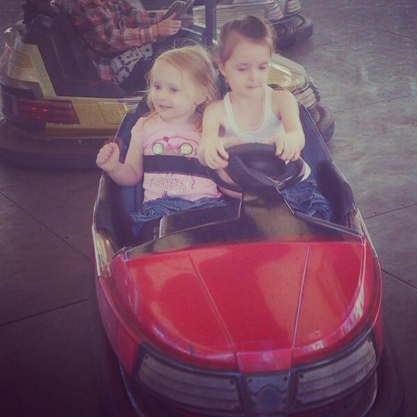 GavinWelsh27's tweet photo. @Graciew24 good driving skills with your sister http://t.co/qhPuWy0BL5