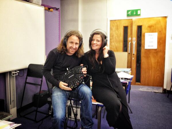 musicalfutures's tweet image. Photographer @emileholba has been in the North with @yojpro today #whereisemile Can't wait to see these portraits!