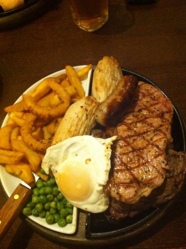 OllieBear7's tweet image. Oh my word best #mixedgrill ever at the #rodmill with @Jon_79Davies  #sobig #stuffed #barmanwantsjonsmeat