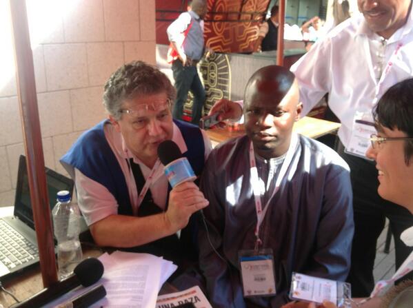 Redsonoraradio's tweet photo. Pap Mousa Sow representante de juventudes de Senegal, pasa por los micrófonos de 1500 AM #LaMásCaleña @3CumbreAfro http://t.co/vQI5sL9kT3