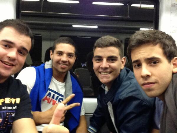 JoseRocaH's tweet photo. Pa Madrid se dijo @evelioreillo11 @edusantana18 @xaviorfila #Sol http://t.co/YF55mxszLc