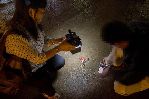 AE_Italia's tweet image. Attivisti cinesi per #AnimalEquality: importa la sofferenza degli animali e non la nazionalità di chi la provoca.