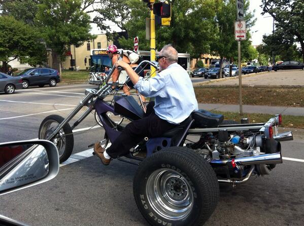 YES. This guy pulled up next to us at the stoplight. #canigetaride