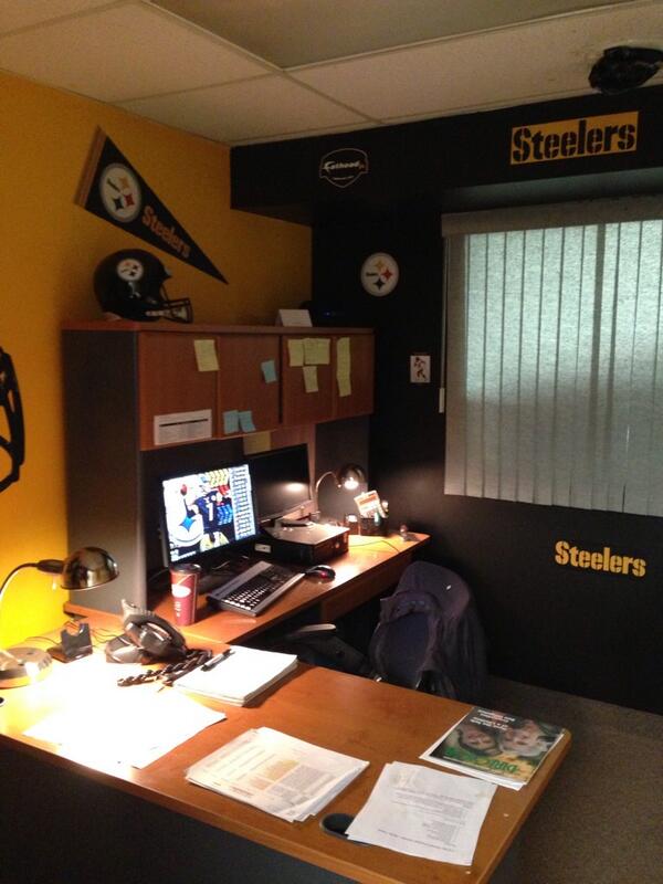 mike_hepburn's tweet image. New office setup...