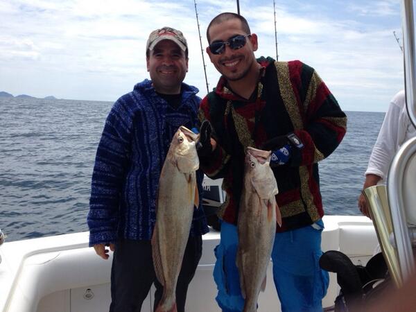 EspinozaOficial's tweet photo. Con mi amigo Andrés http://t.co/vrcYW0ubqF
