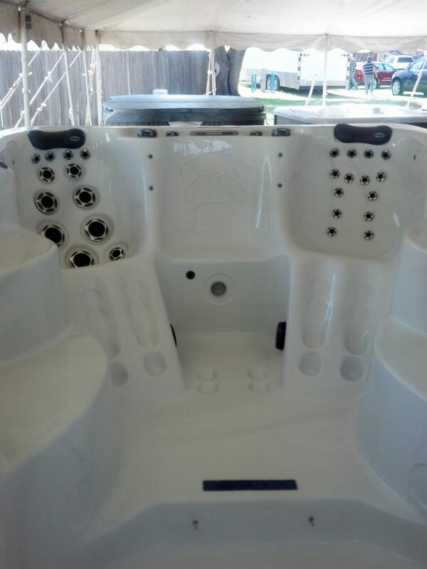 todd_winger08's tweet image. This...this is heaven. #swimspa #poolsplus #bliss