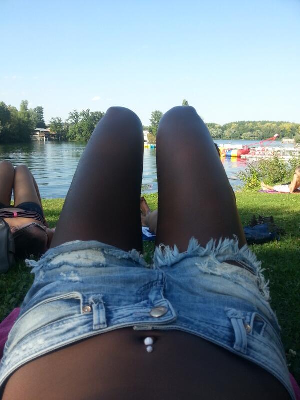 Mady_babyMT's tweet image. Aprem detente a cergy beach avec la team! #beforepractice #sun #teamfranconville #chill #goodlife