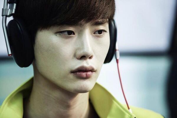 TỔNG HỢP hình ảnh của Lee Jong Suk BTaKl1-CMAA_llF