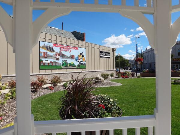 TDRproject's tweet photo. Today is a nice day for a visit in the Gazebo! http://t.co/bz4sFAPtOr