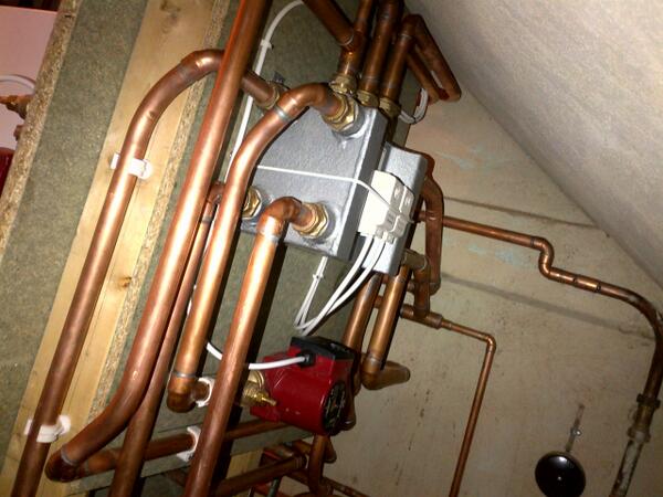 EasternGas's tweet image. Using the "R" type Dunsley neutraliser to link the Boiler,Wood burner,Unvented cylinder and AGA #EGO #HappyCustomers