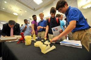 Chinese executives donate #3Dprinters to #Dothan #Alabama 
dothaneagle.com/news/article_1…