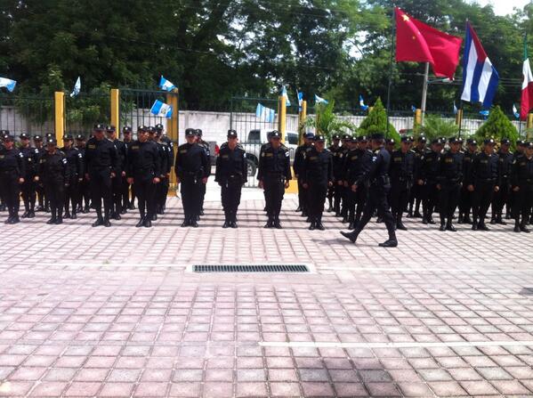 Chiquimula_PL's tweet photo. 132 agentes de la PNC llegaron a Zacapa y estarán apoyando en brindar seguridad. Por lo que hoy los presentaron. http://t.co/0B6pKtrCVU