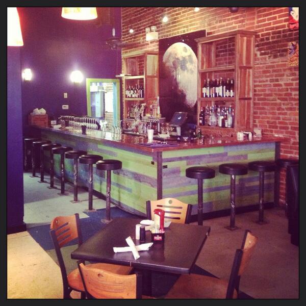 LunaLiveMusic's tweet photo. Check out the face lift @lunabargrill got over the holiday! Now we're ready to better serve our #Lunatics! http://t.co/nuYg0xZtFv