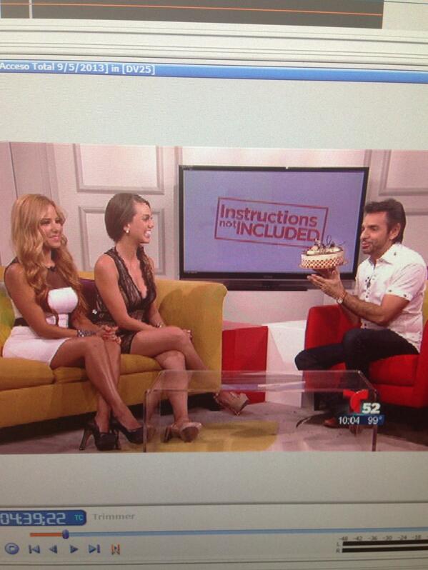 elvasaray's tweet image. Celebrando con pastelito el éxito de @EugenioDerbez  #InstructionsNotIncluded #accesototal   @jessica_carrillo