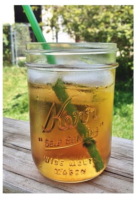 Maggie_Murphy's tweet photo. Sippin' vanilla bean cream soda from @DublinBottling http://t.co/Kg3saJFgV6