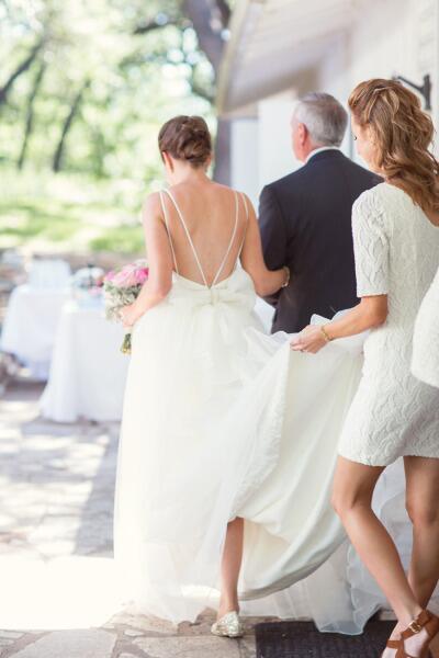 "A little Texas Glam with touches of burlap, cowboy boots, and the great outdoors." <a href="/halforangephoto/">Half Orange Photo</a> <a href="/stylemepretty/">Style Me Pretty</a>