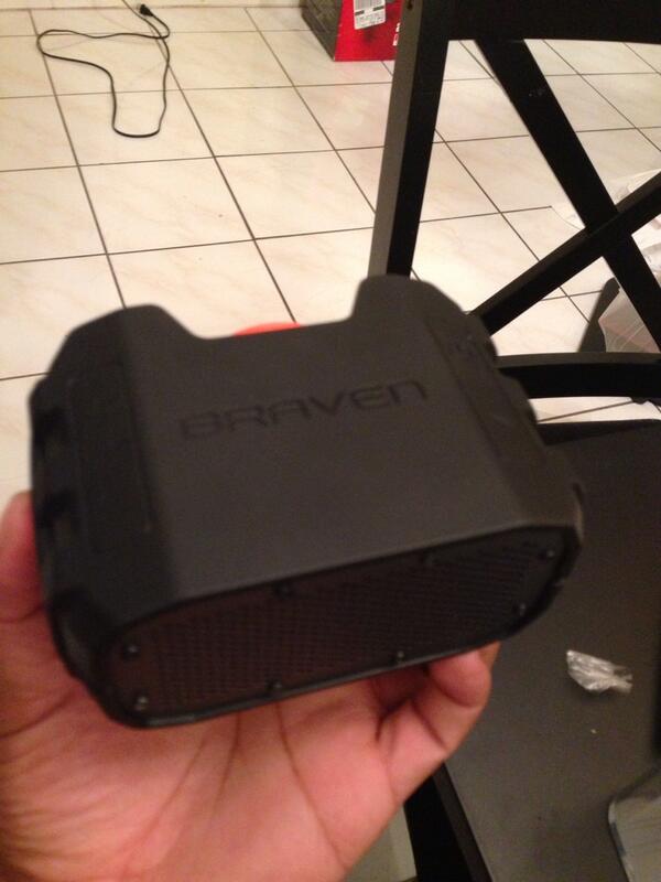 FirstLadyJHunt's tweet image. Enjoying listen to #kissland  #compliments of @sohh @sohhdotcom @bravenproducts #thankyou !