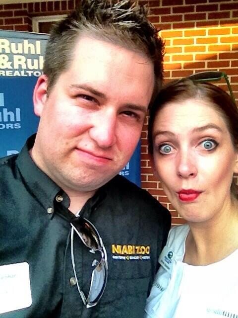 TheNetworkQC's tweet image. #NetworkatNight selfie! Thanks @RuhlHomes for a fantastic evening! @MarcHeinzman @DportDIVA