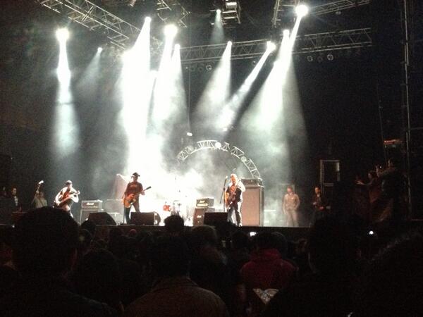 Studio92's tweet photo. Salen en vivo #Inyectores!!! #TheOffspringStudio92 http://t.co/YQsyaGbmuH