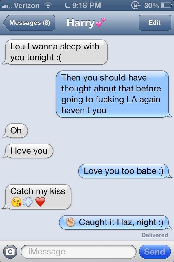 Texting_Harry tweet picture