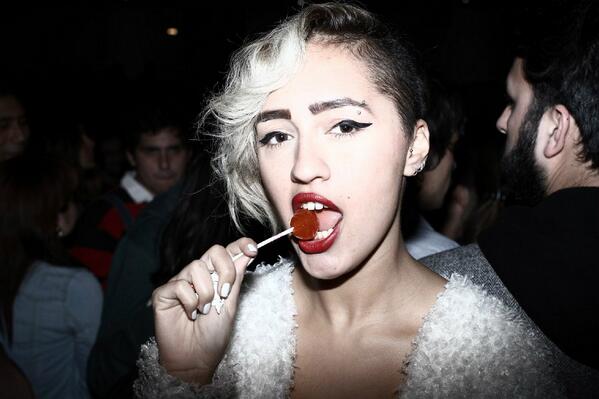 STHVNMA's tweet photo. @lizzl0v3 en @BeaccchHoussse #espurafiesta http://t.co/G5MjresXdb http://t.co/rLLOJHD83F