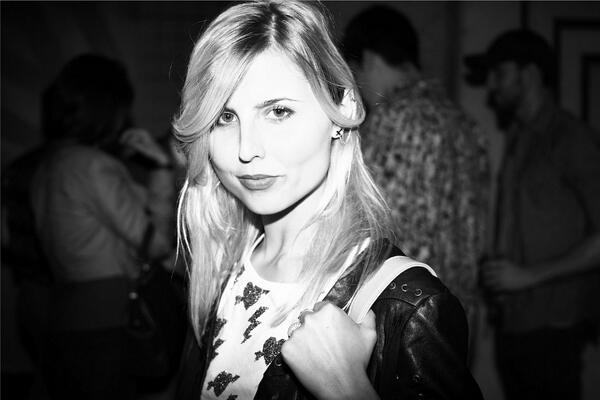 STHVNMA's tweet photo. @macahamilton para la pasarela de @Topshop_Chile en @VisteStgo x @LucyMackenney #espurafiesta http://t.co/kRWwc3VgUr